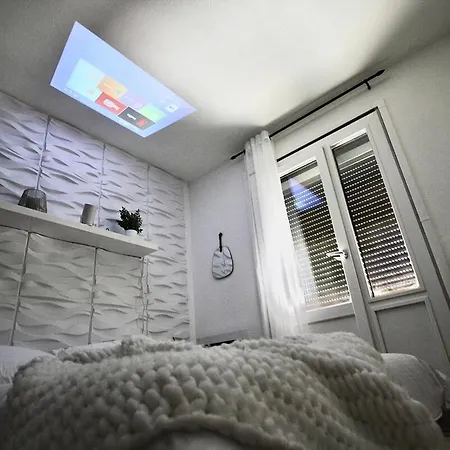 Petit - Metro B - Hopital Lyon Sud Apartment Saint-Genis-Laval